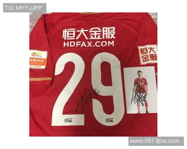 聚焦世界足坛巨星成长历程与荣耀时刻全景深度解读传奇篇章展示录 聚焦世界足坛巨星成长历程与荣耀时刻全景深度解读传奇篇章展示录