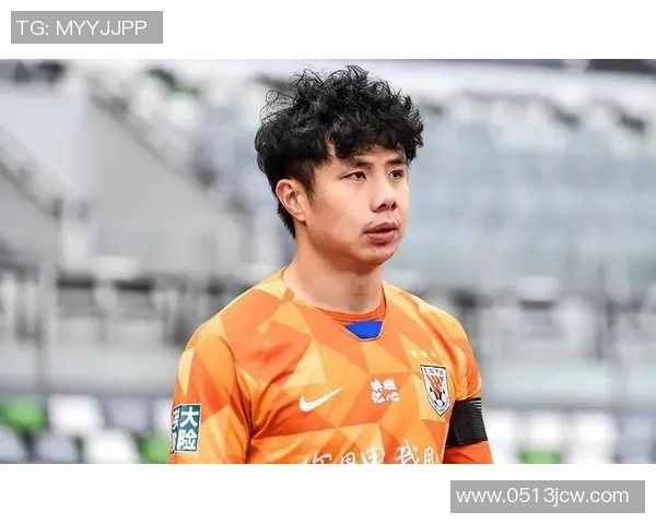 蒿俊闵以实力与担当诠释中国足球精神引领新一代绿茵榜样