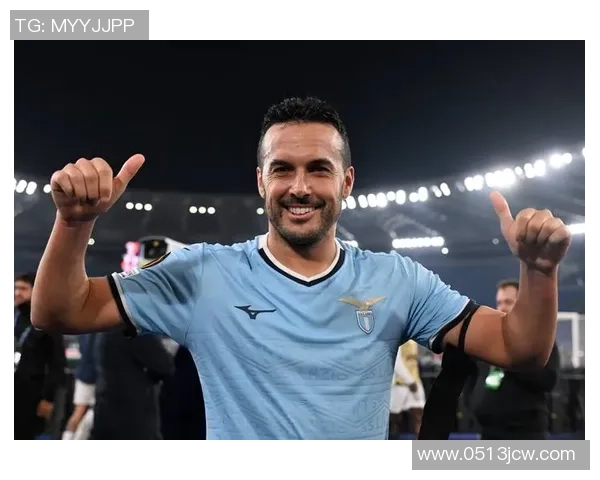 足球世界新纪元：全球顶级联赛、球员转会与战术革新的深度剖析