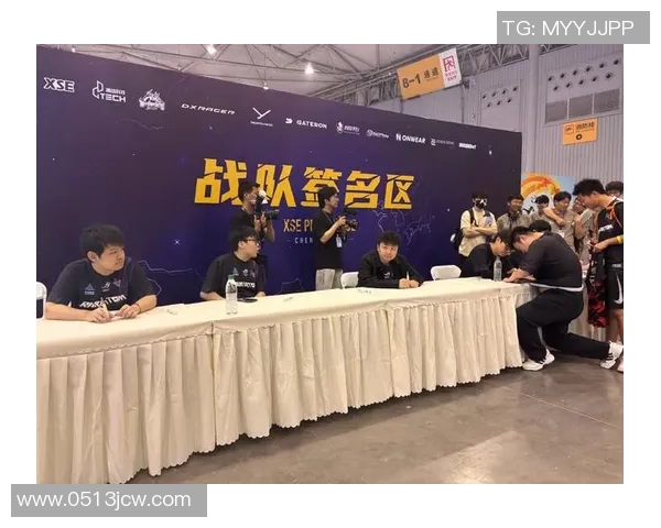 UP战队与RA战队激烈对决谁能在赛场上笑到最后引发关注 UP战队与RA战队激烈对决谁能在赛场上笑到最后引发关注
